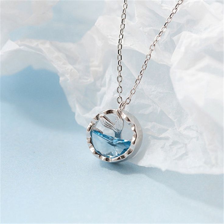 گردنبند دم وال با زنجیر